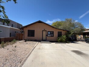 Building Photo - 313 Cornell Dr SE