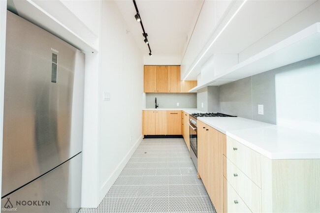 Foto del edificio - 2 br, 1 bath Apartment - 633 Marcy Ave