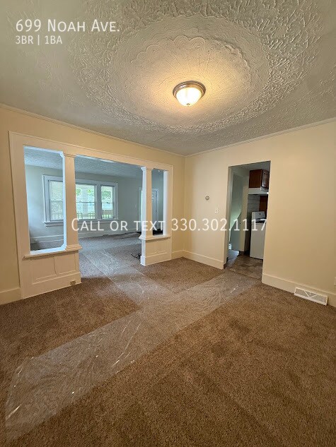 Building Photo - 699 Noah Ave