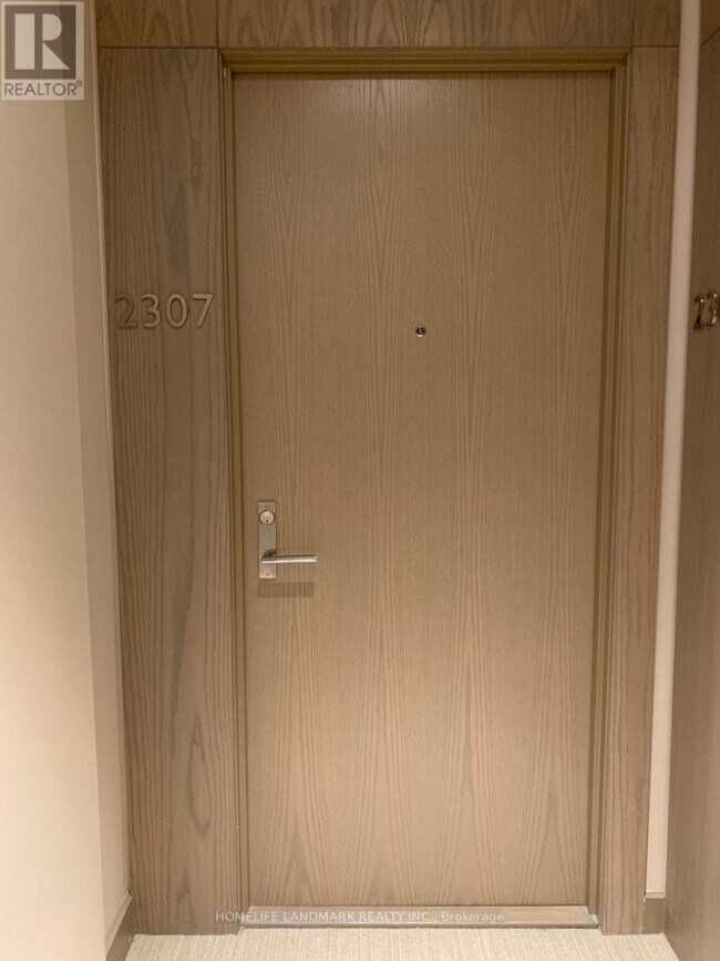 Photo du bâtiment - 125 Blue Jays Way