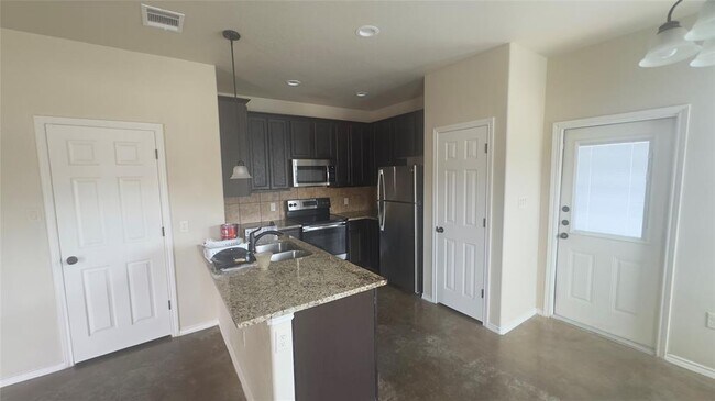 Foto del edificio - 366 Joanne Lp