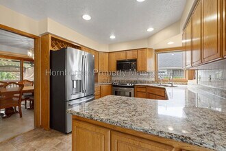 Building Photo - 9811 N Comanche Dr
