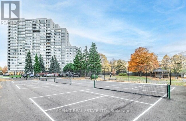 Photo du bâtiment - 7 Townsgate Dr