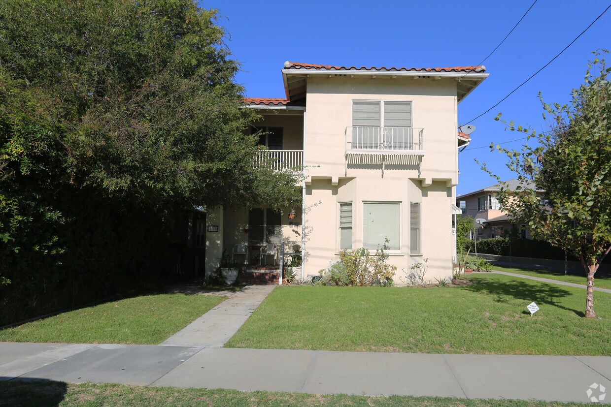 Building Photo - 601 N Adams St