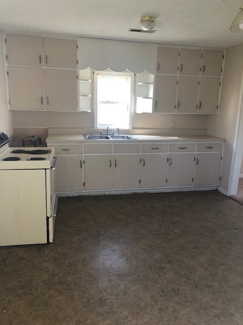 kitchen - 2415 Richard St