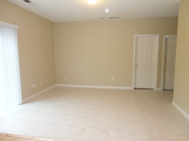 Building Photo - 1020 W Ambassador Dr