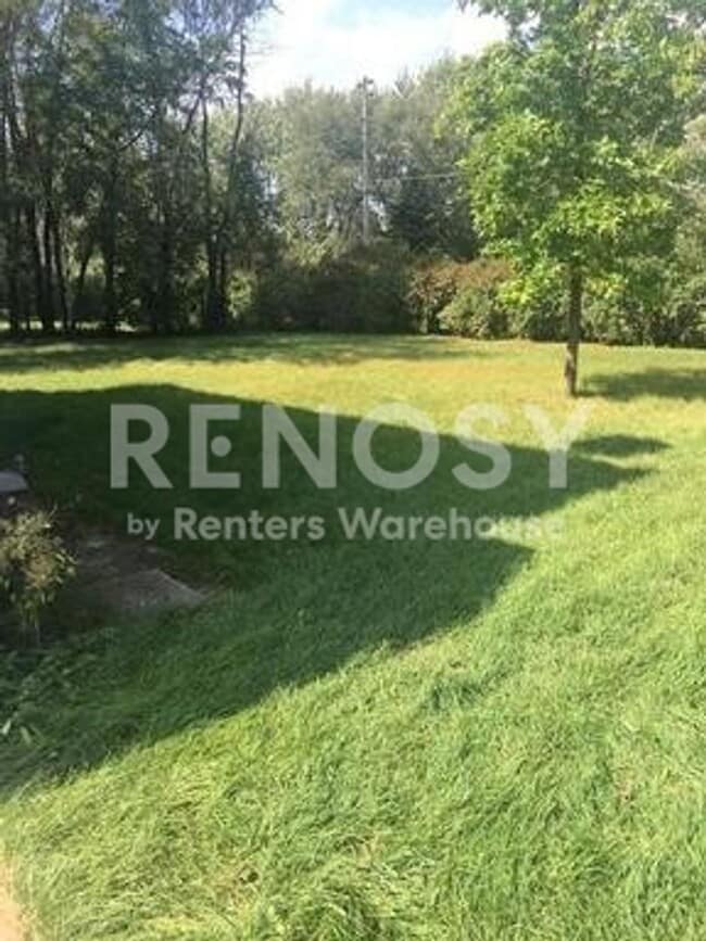 Building Photo - 161 90th Ln NE