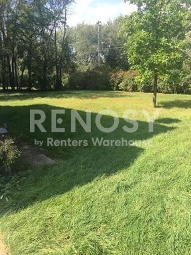 Foto del edificio - 161 90th Ln NE