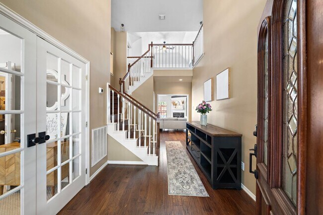 Building Photo - 13002 Golden Rainbow Dr