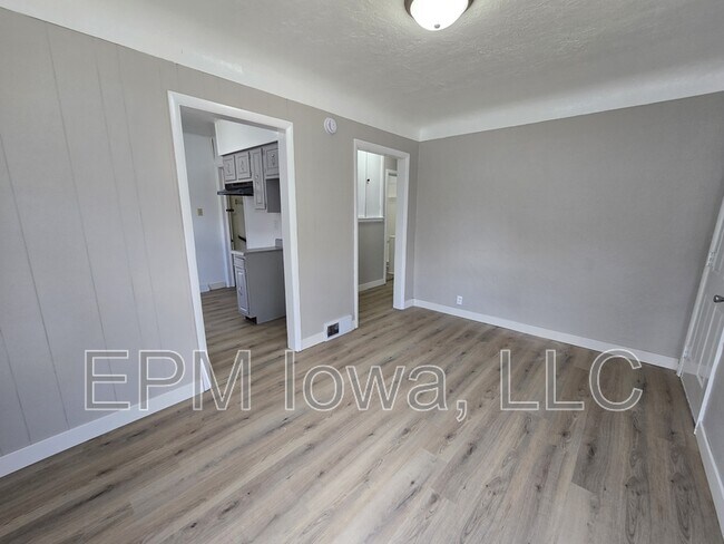 Foto del edificio - 634 Englewood Ave