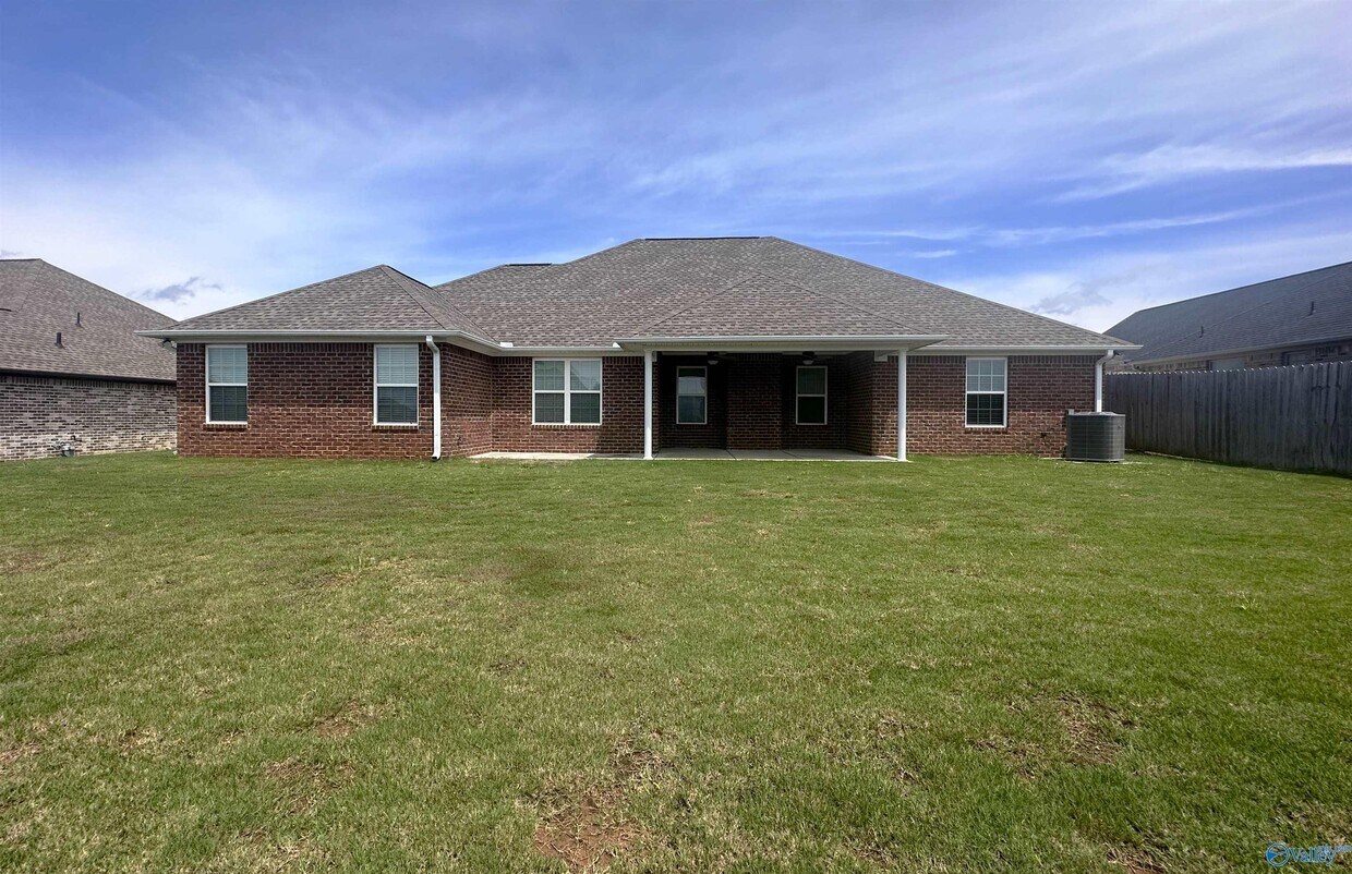 Building Photo - 27932 Moss Creek Dr