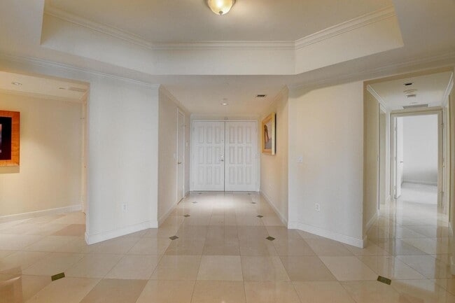 Building Photo - 20320 Fairway Oaks Dr