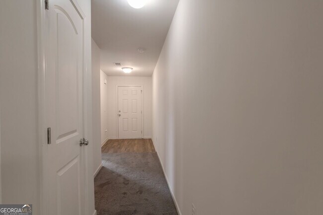 Foto del edificio - 3220 Tackett Rd