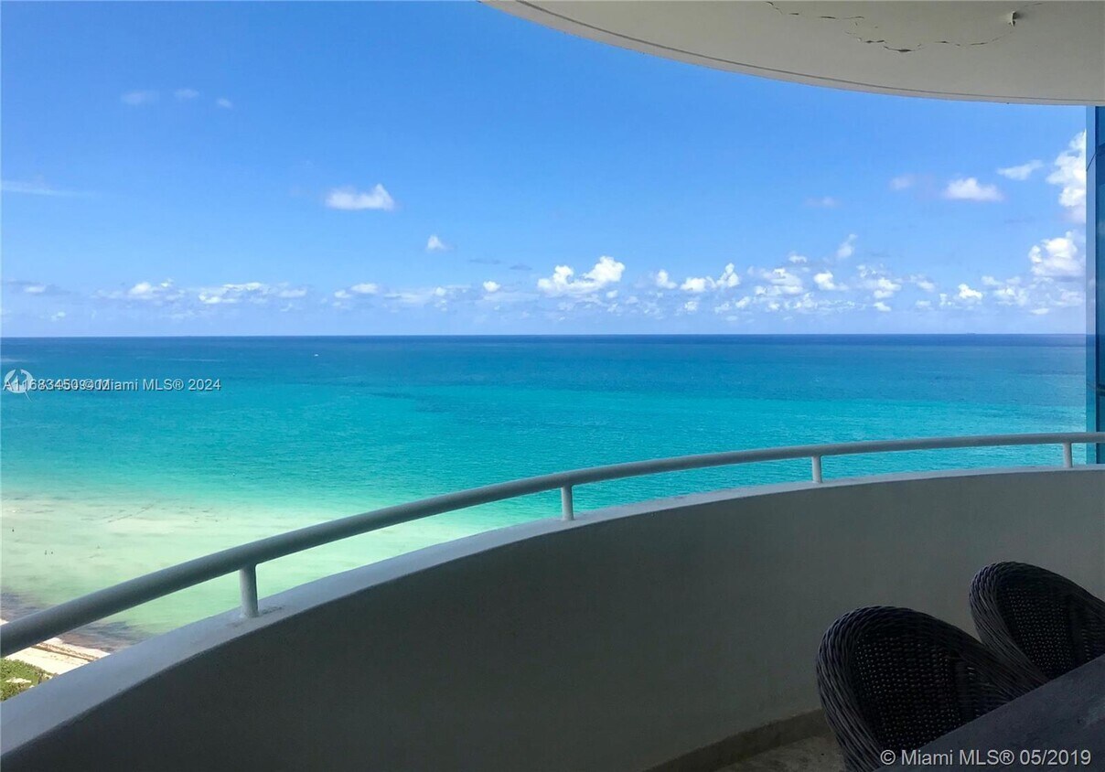 Primary Photo - 6301 Collins Ave
