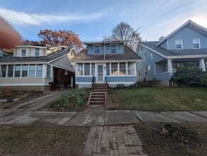 Building Photo - 1675 W 9th St