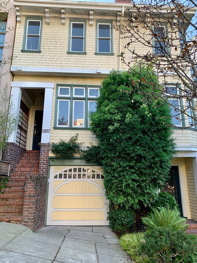 Building Photo - 2859 Divisadero St