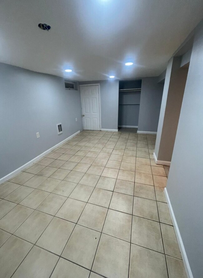 Foto del edificio - 697 Summer Ave