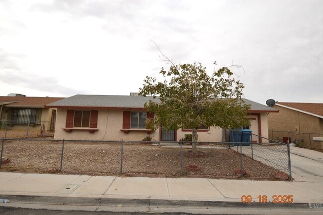 Building Photo - 3646 Longfellow St