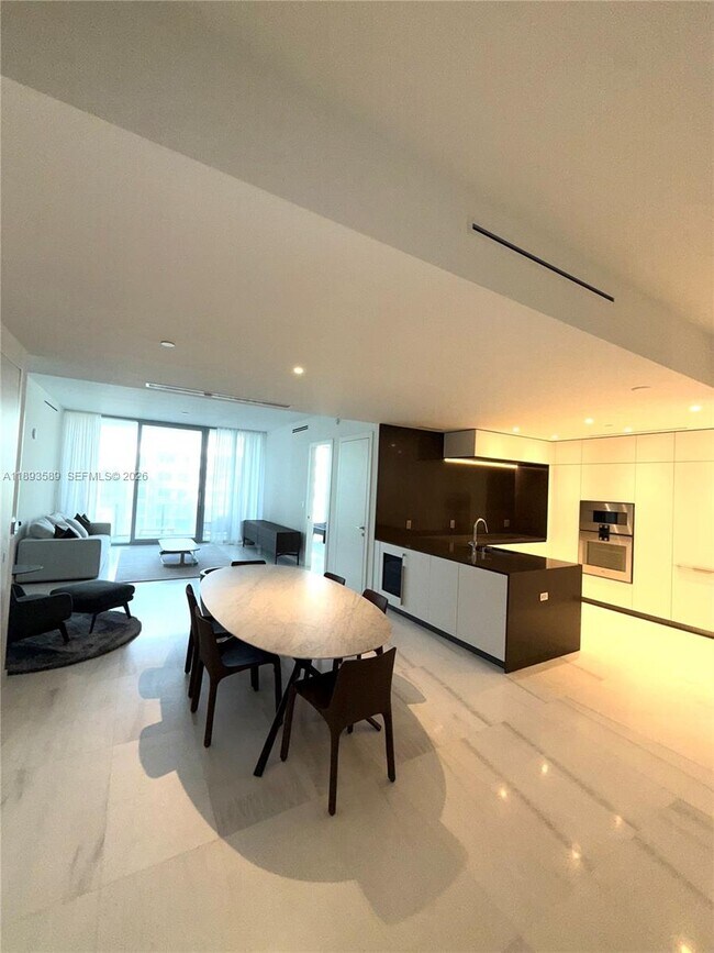 Foto del edificio - 300 Biscayne Blvd Way