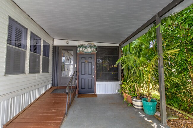 Foto del edificio - 241 SE Paradise Pl