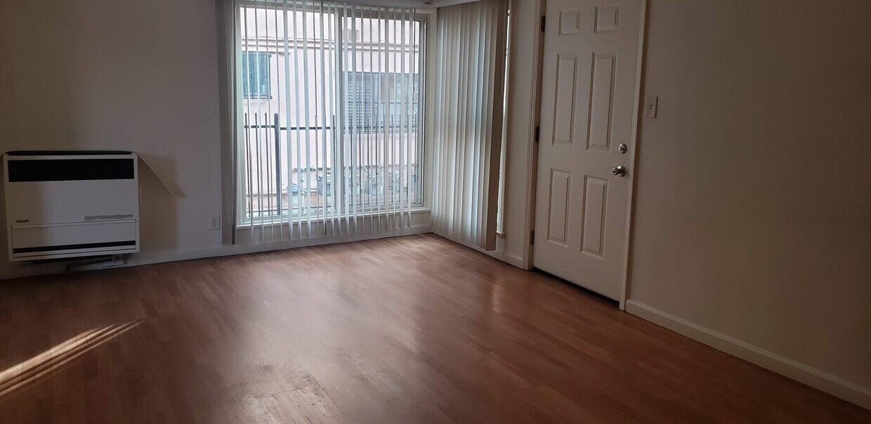 Foto principal - 915 S Ardmore Ave