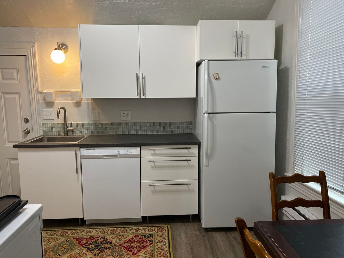 Primary Photo - 807 20th St
