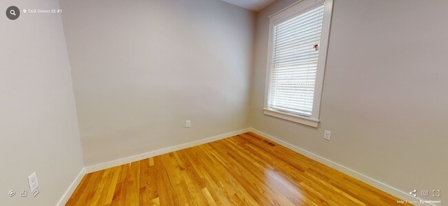Building Photo - 564 Green St