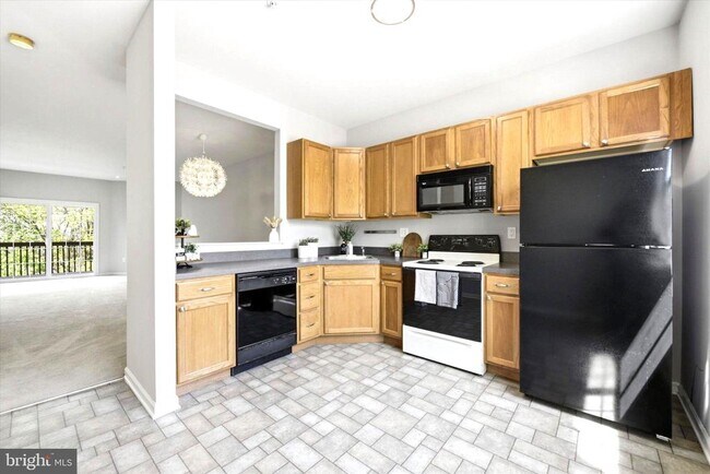 Foto del edificio - 248 Roosevelt Ave