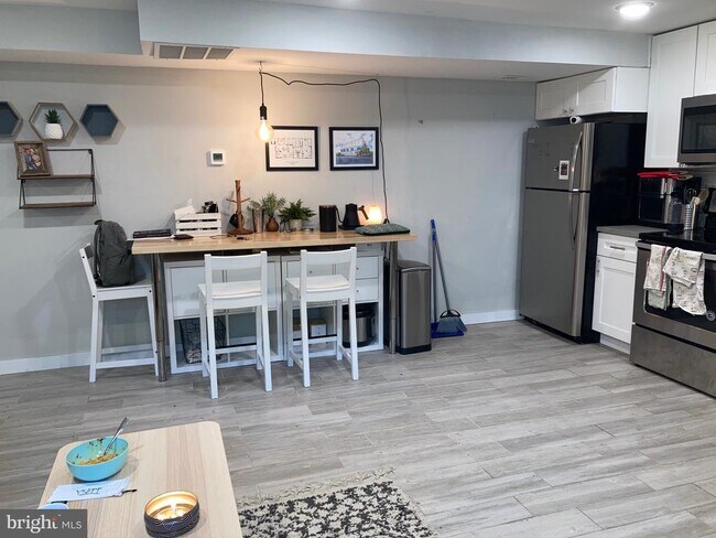 Foto del edificio - 5301 Catharine St