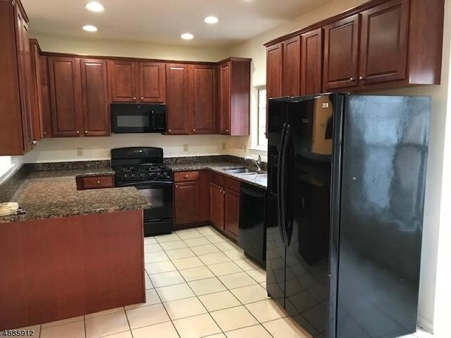 Foto del edificio - 734 Green Ln