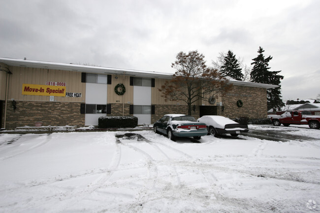 Building Photo - 1093 Sheridan Rd