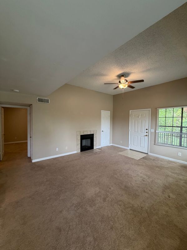 Foto del edificio - 485 Forestway Cir
