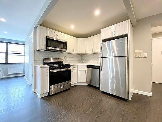 Foto del edificio - 2 bedroom in BRONX NY 10457