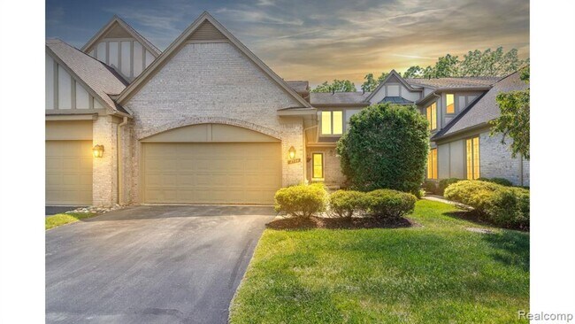 Foto del edificio - 2734 Winter Garden Ct