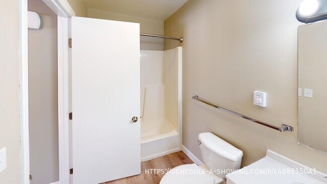 Foto del edificio - 403 E Park St