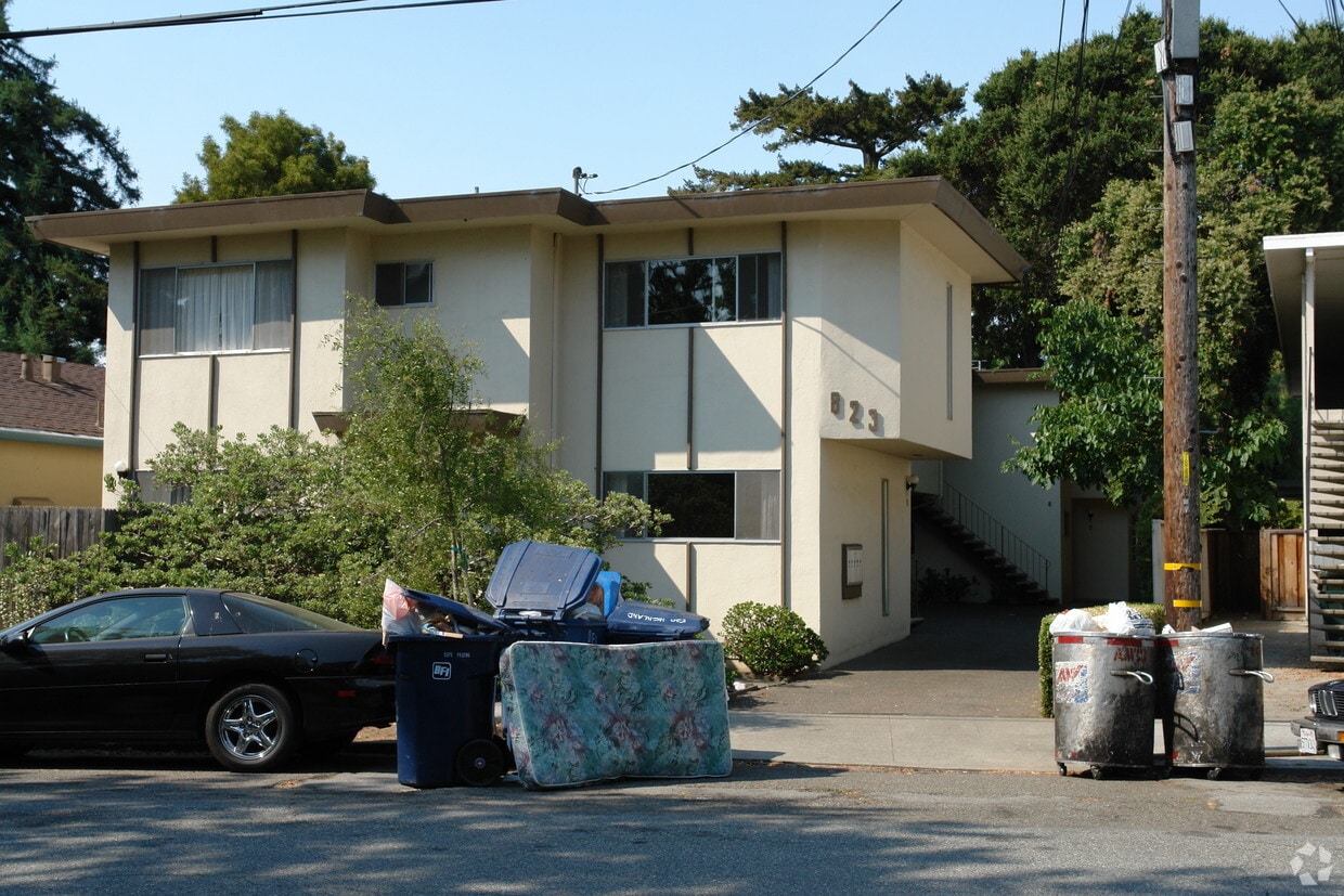 Building Photo - 823 Highland Ave