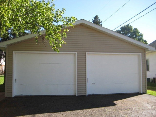 Building Photo - 902 S 7th Ave