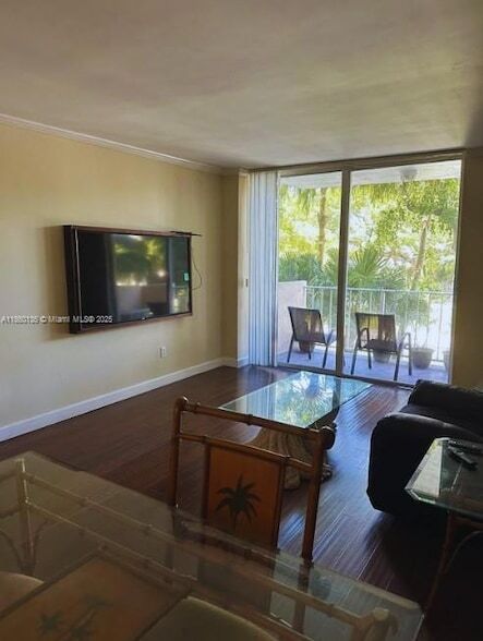Foto del edificio - 2350 NE 135th St