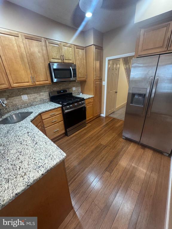 Building Photo - 3412 Salmon St