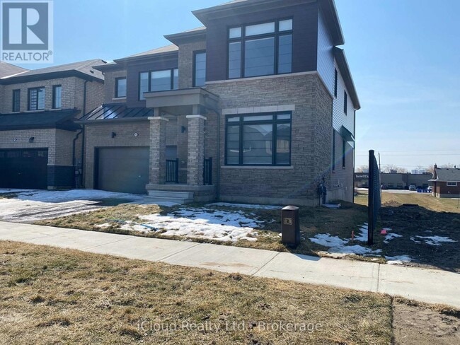 Building Photo - 142 David St