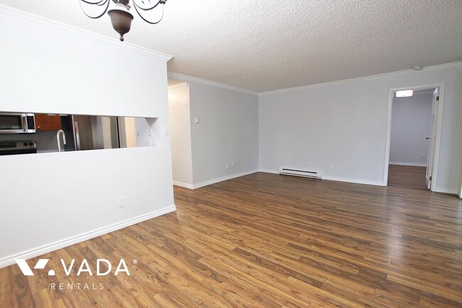 Photo du bâtiment - Brent Gardens Apartment For Rent 203-4353 ...
