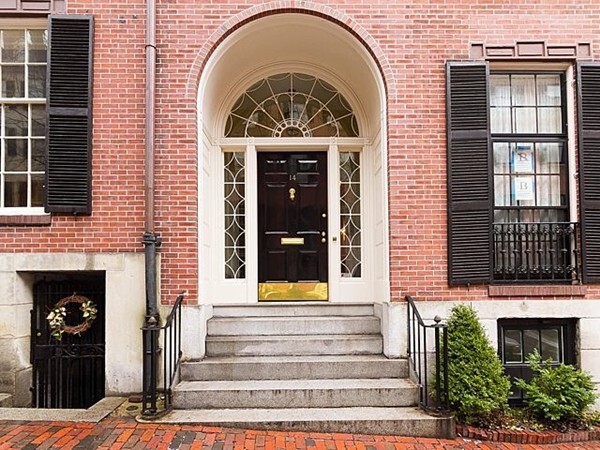 Building Photo - 14 Chestnut St