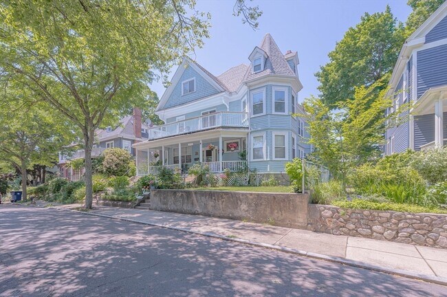 Building Photo - 113 Aldrich St