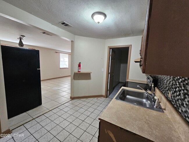 Foto del edificio - 1814 Arthur Ave