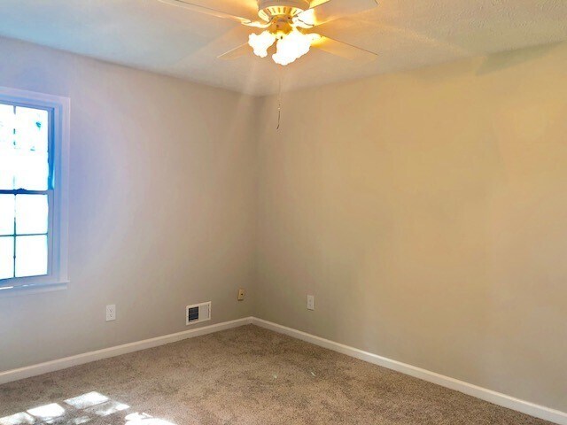 Foto del edificio - Large 3 bedroom 2 bath home in the heart of Kennesaw