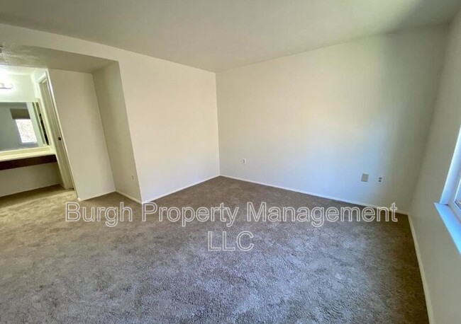 Foto del edificio - 27708 Evergreen Run