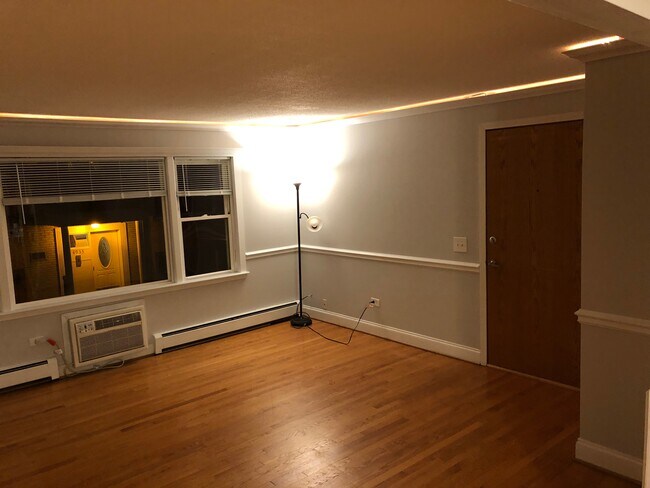 Building Photo - 4936 N Leonard Dr