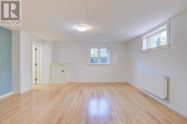 Building Photo - 345 Walmer Rd