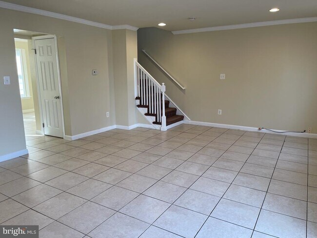 Foto del edificio - 1701 Addison Rd S