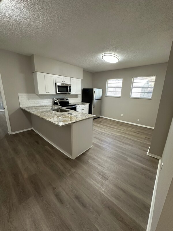 Foto del edificio - 2208 W Woodlawn Ave